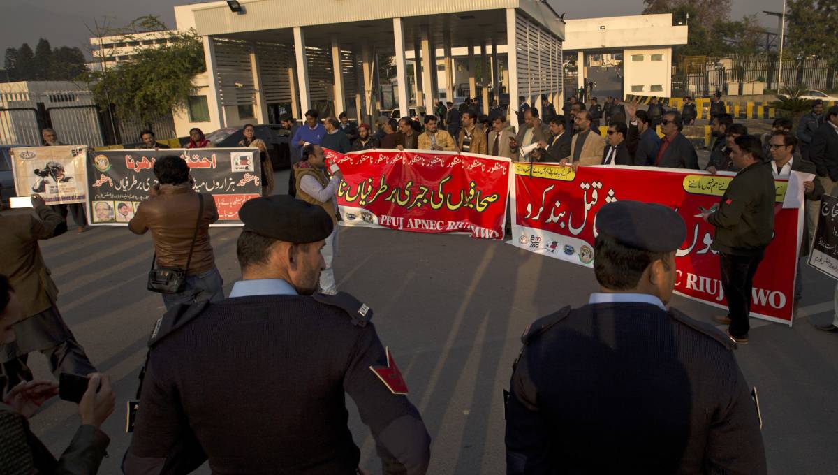 Pakistan's journalists complain of increasing censorship