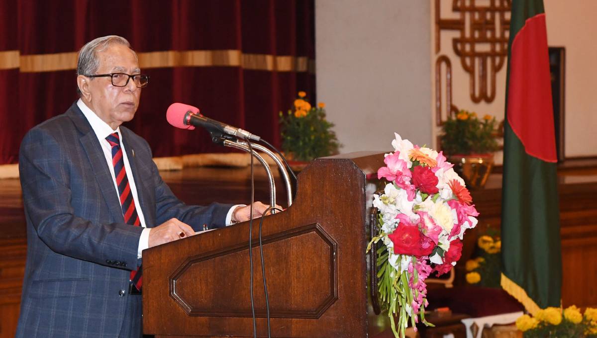 Serve people with honesty, sincerity, President to police 