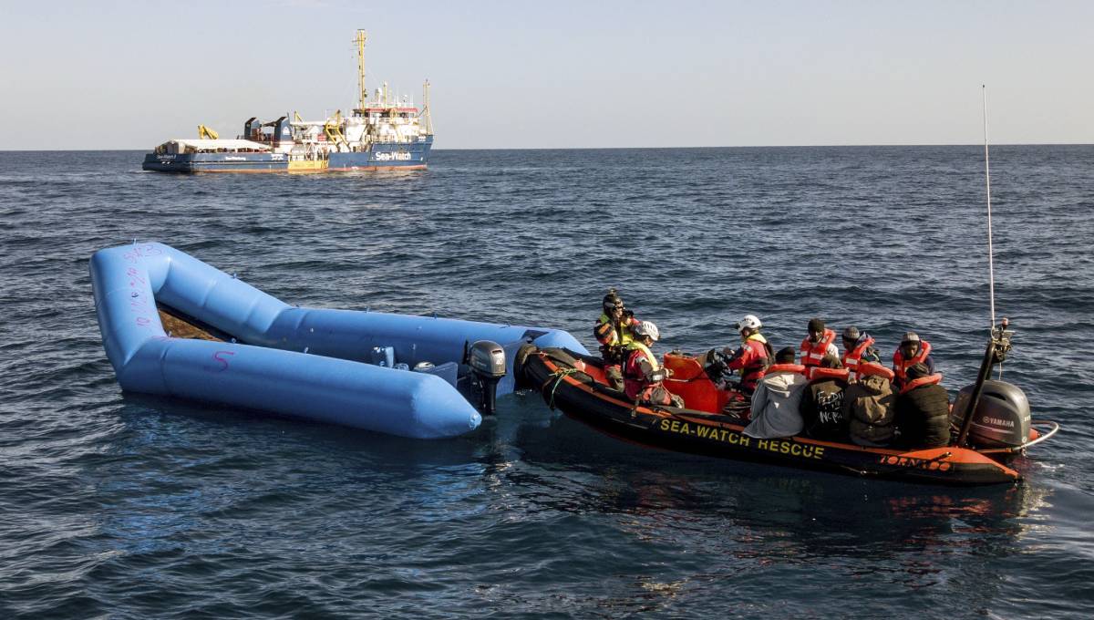 Boat with migrants rescued off Libya looks for port to dock