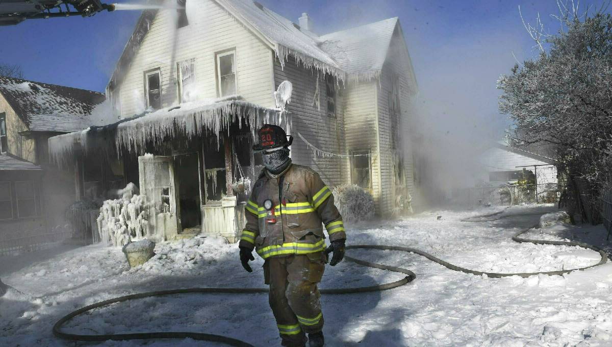 Human toll of cold: more than 2 dozen dead, hundreds hurt