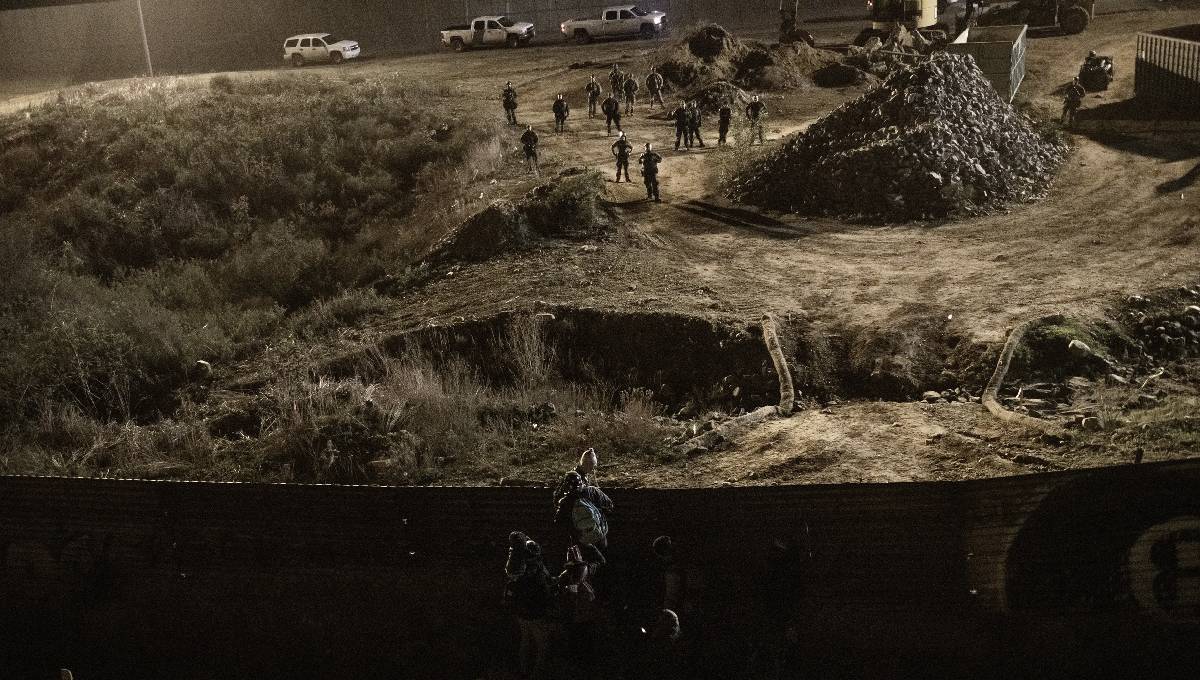 US fires tear gas across Mexico border to stop migrants