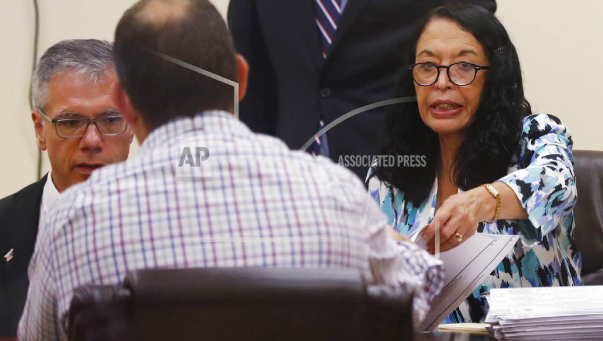 Trump calls on Florida Democrat to concede, implies fraud