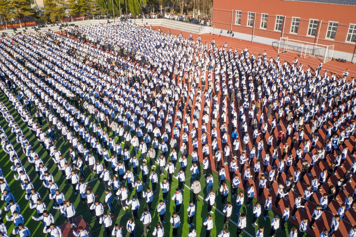 Guinness record set in China for most people performing sign language