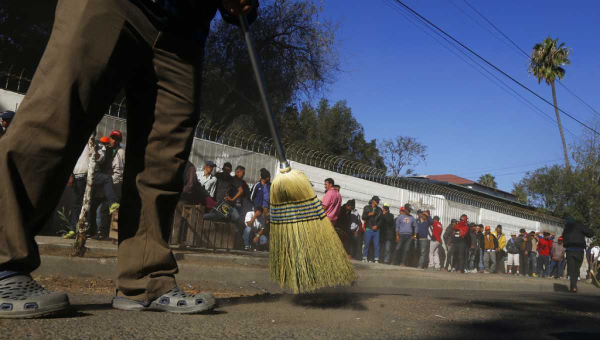 Judge bars US from enforcing Trump asylum ban