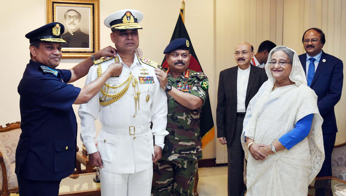 New Navy chief adorned with range badge