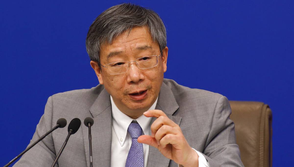 China's Yi affirms pledge to avoid devaluation for trade