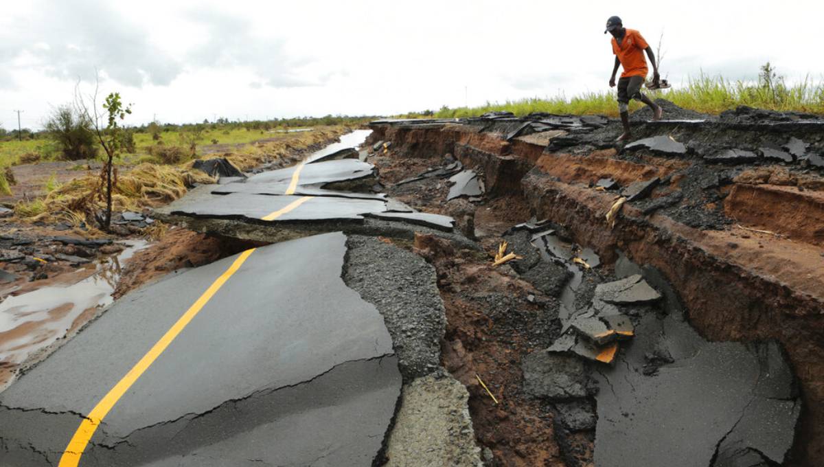 'Brace ourselves': Cyclone death toll tops 600 in Africa