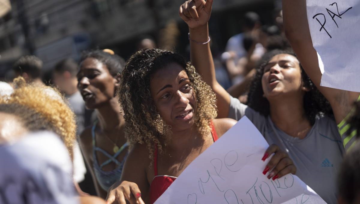 Student dies from stray bullet on way to school in Brazil