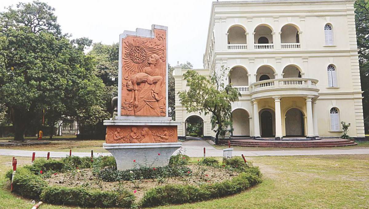 Discussion on Mrinal Sen, Amjad Hossain and Anwar Hossain in city Thursday