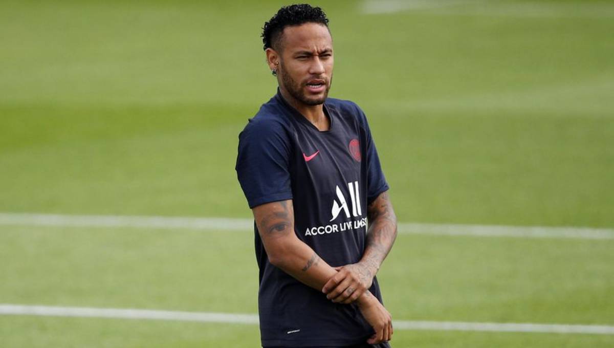 Neymar looks set to stay at PSG as transfer window nears end