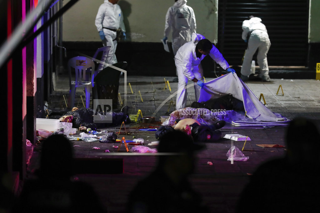 Gunmen wearing mariachi garb kill 5, wound 8 in Mexico City