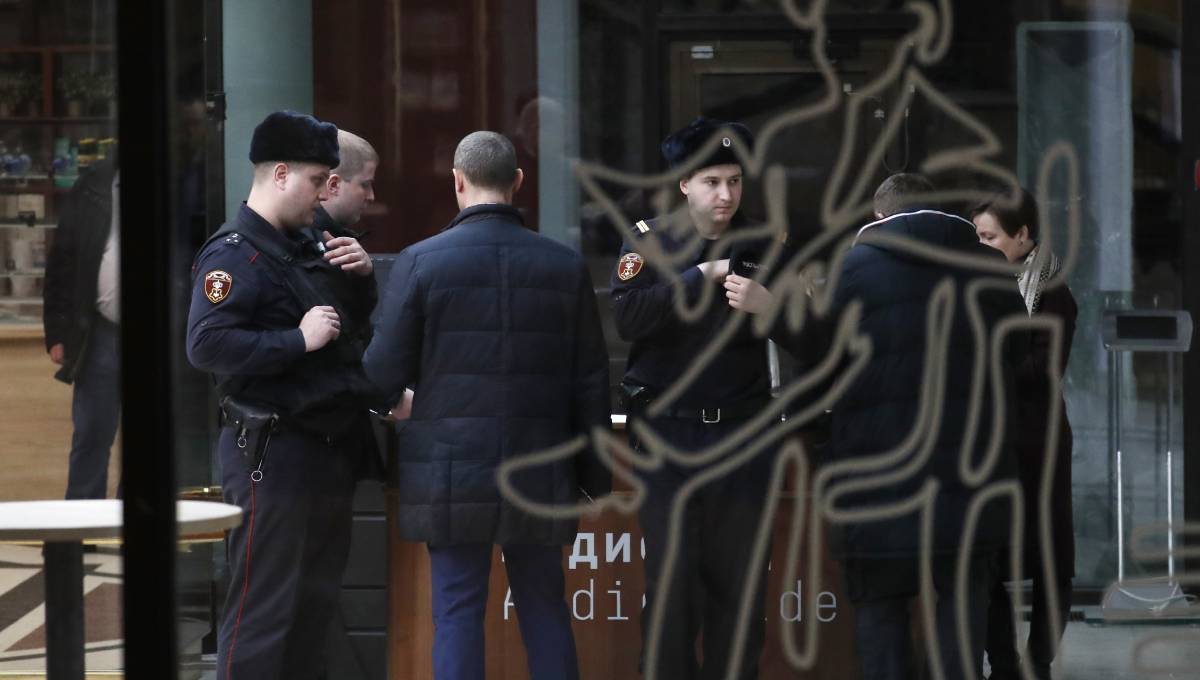 Russian police recover painting stolen in broad daylight