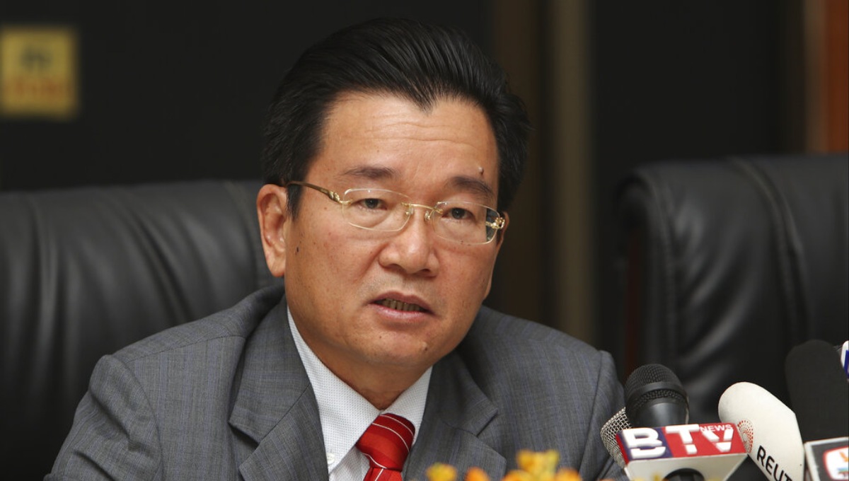 Cambodia fines waste importer, sets deadline for its return