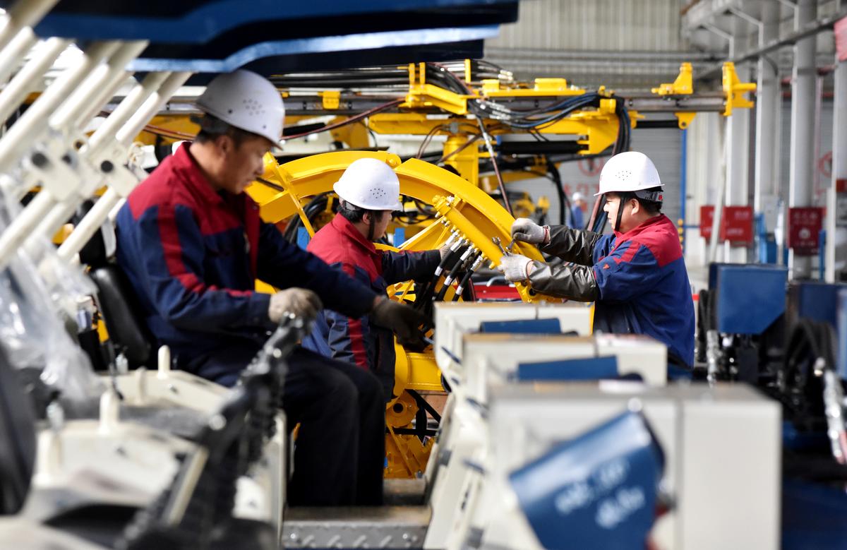 China's private, smaller enterprises report faster industrial output growth