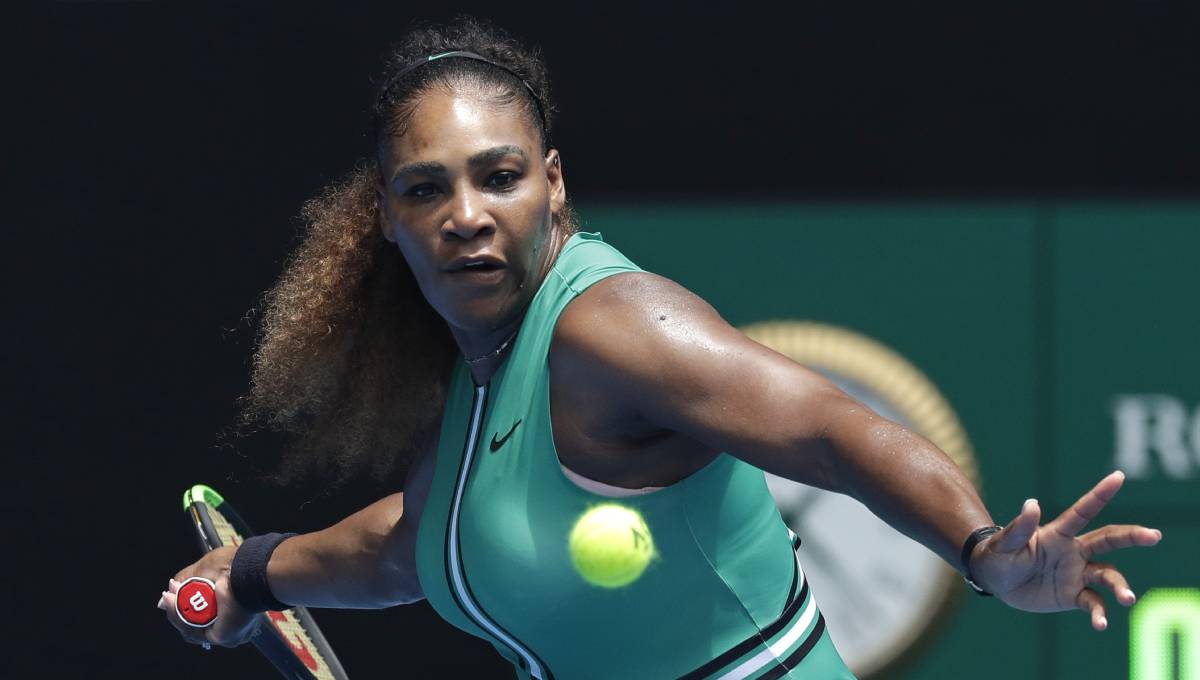 Serena Williams returns to Australian Open with emphatic win