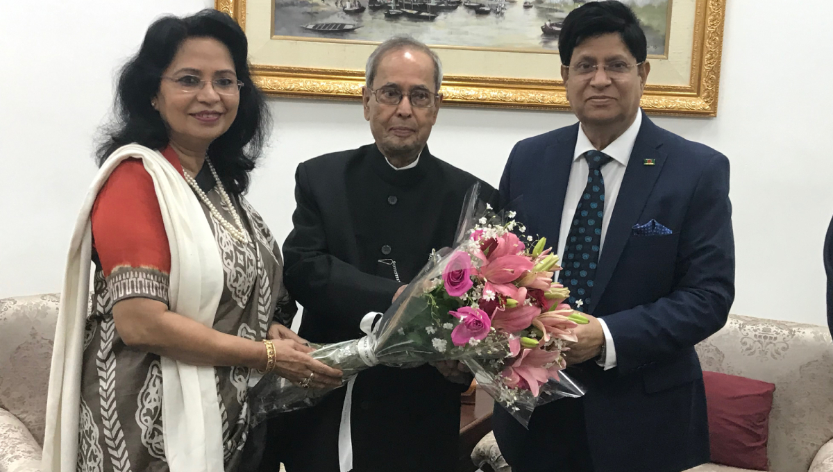 Pranab lauds Bangladesh’s economic development