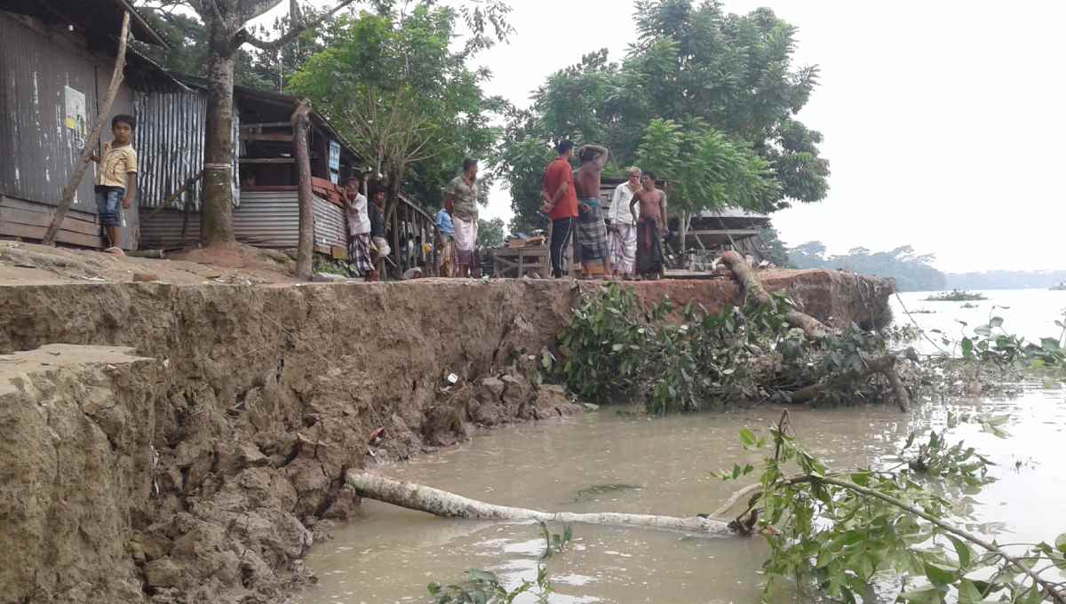 Madhumati River plays havoc in Bagerhat