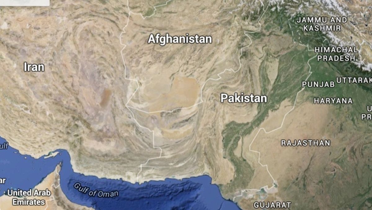 Bus falls into gorge, 17 killed in north Pakistani
