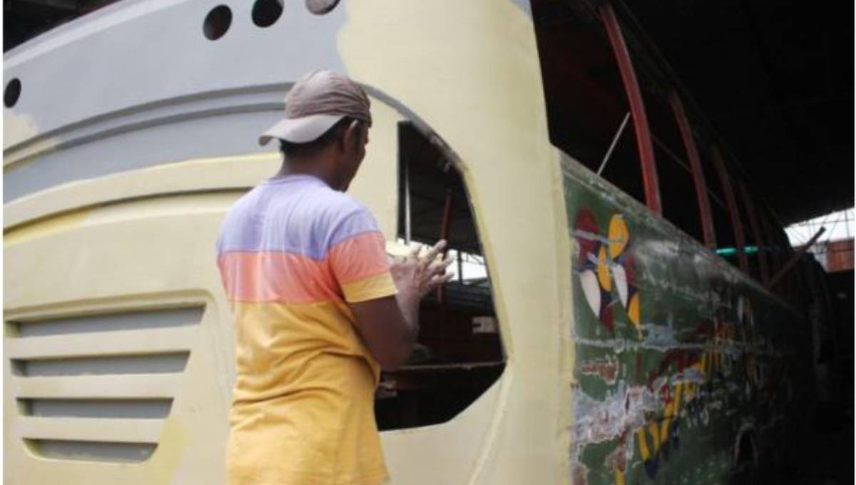 Unfit buses now ready in N’ganj for risky rides during Eid  