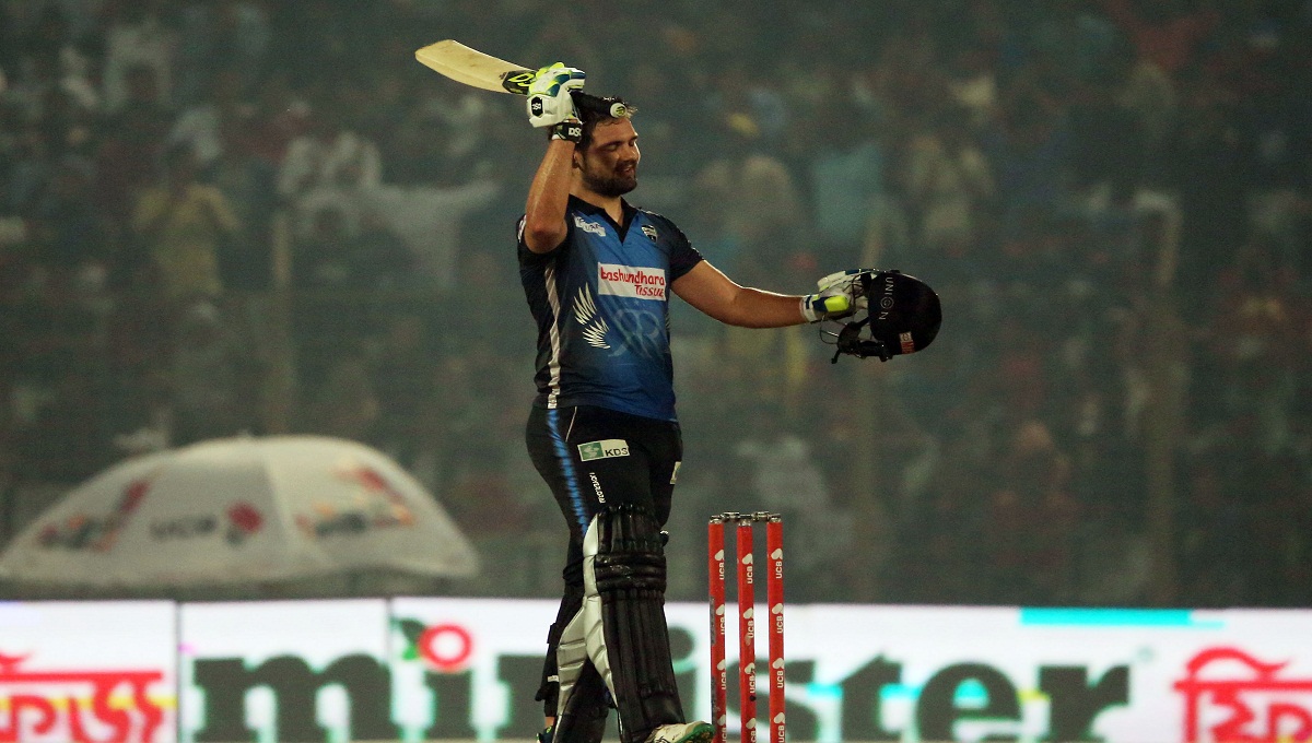 Riders post record total as Hales, Rossouw hit tons