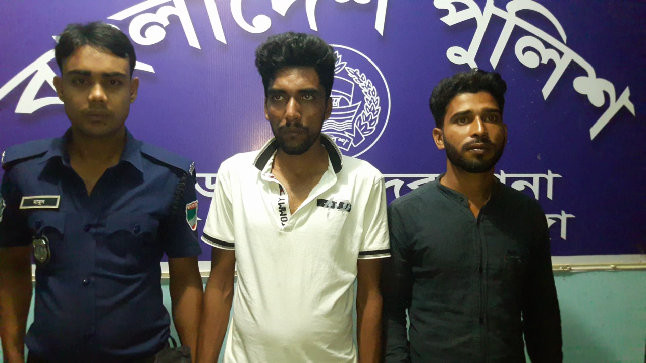 Chuadanga housewife comes under arson attack; 2 held