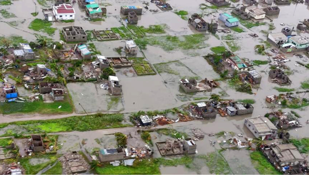 Over 1,000 feared dead after cyclone slams into Mozambique