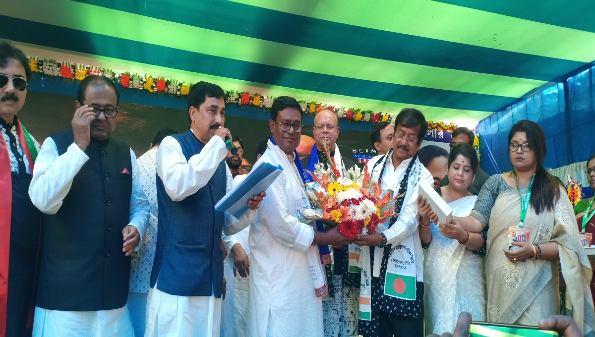 Mother tongue unites people defying border barriers