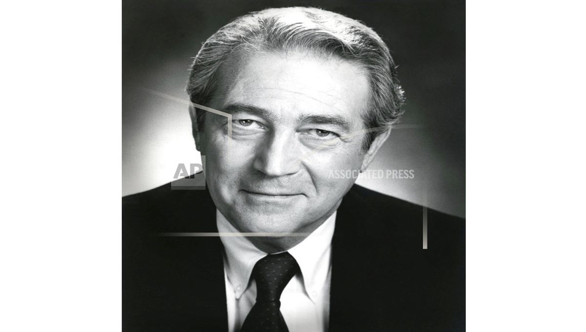 James Karen, 'Mr Teague' of 'Poltergeist,' is dead at 94
