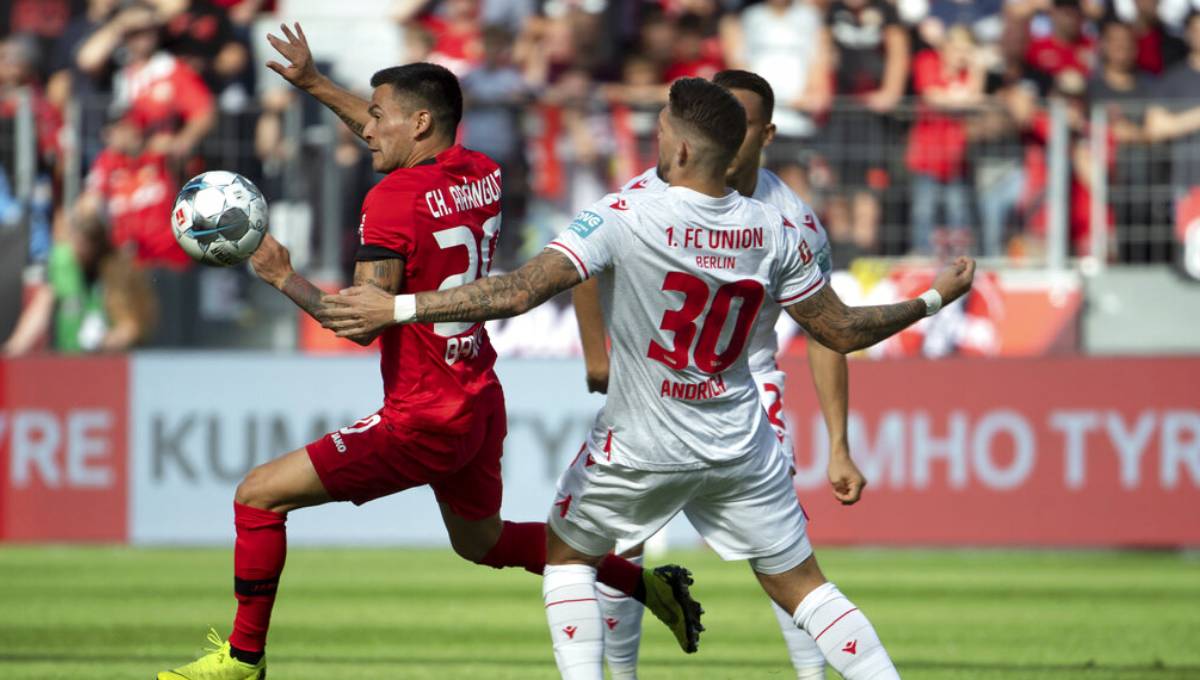 Union staying with coach Fischer in or out of Bundesliga