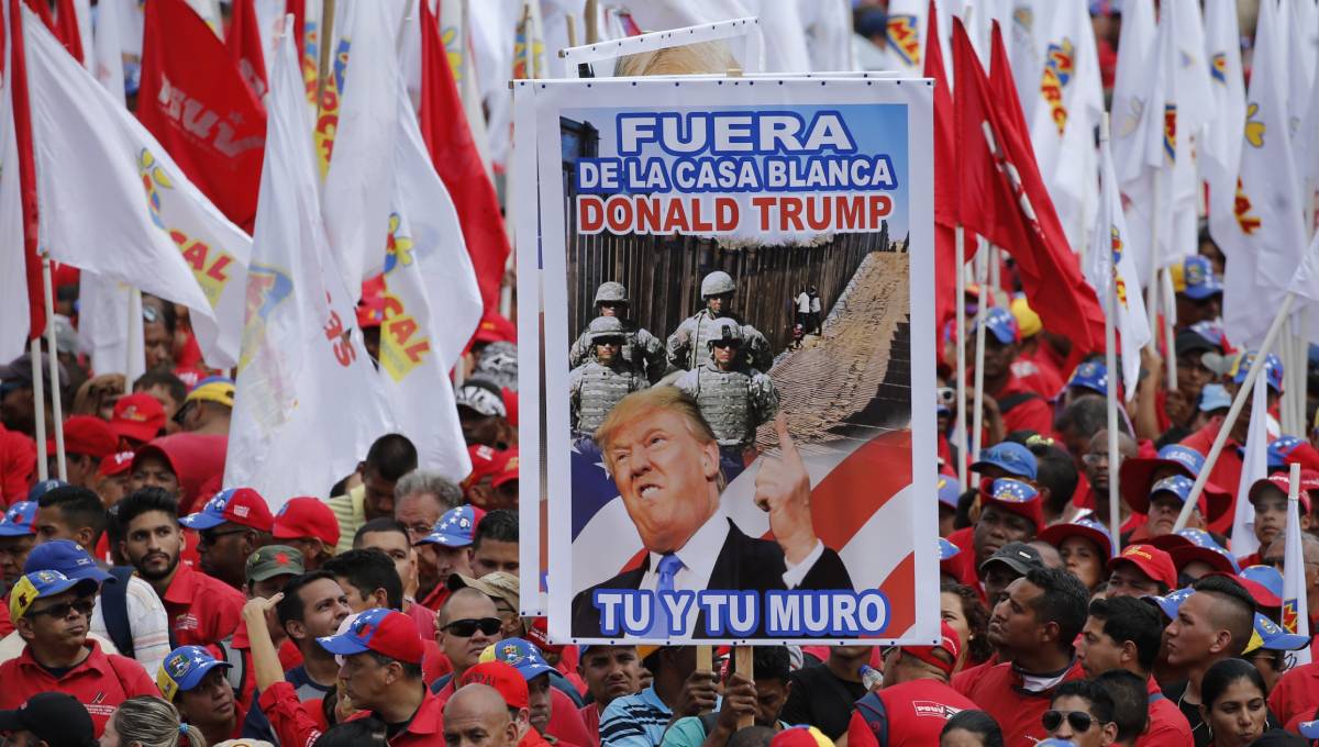 Venezuela's Guaido urges military defections amid protests