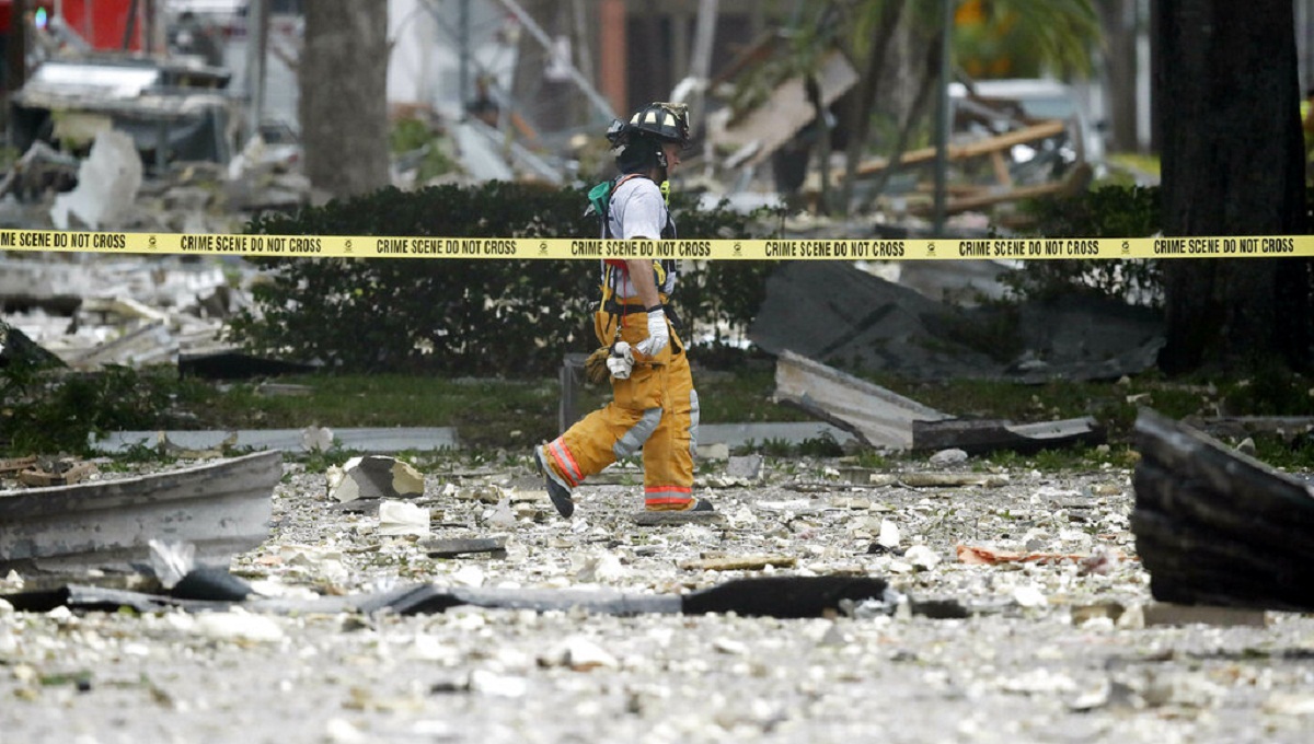 Authorities: Explosion at Florida shopping plaza injures 21