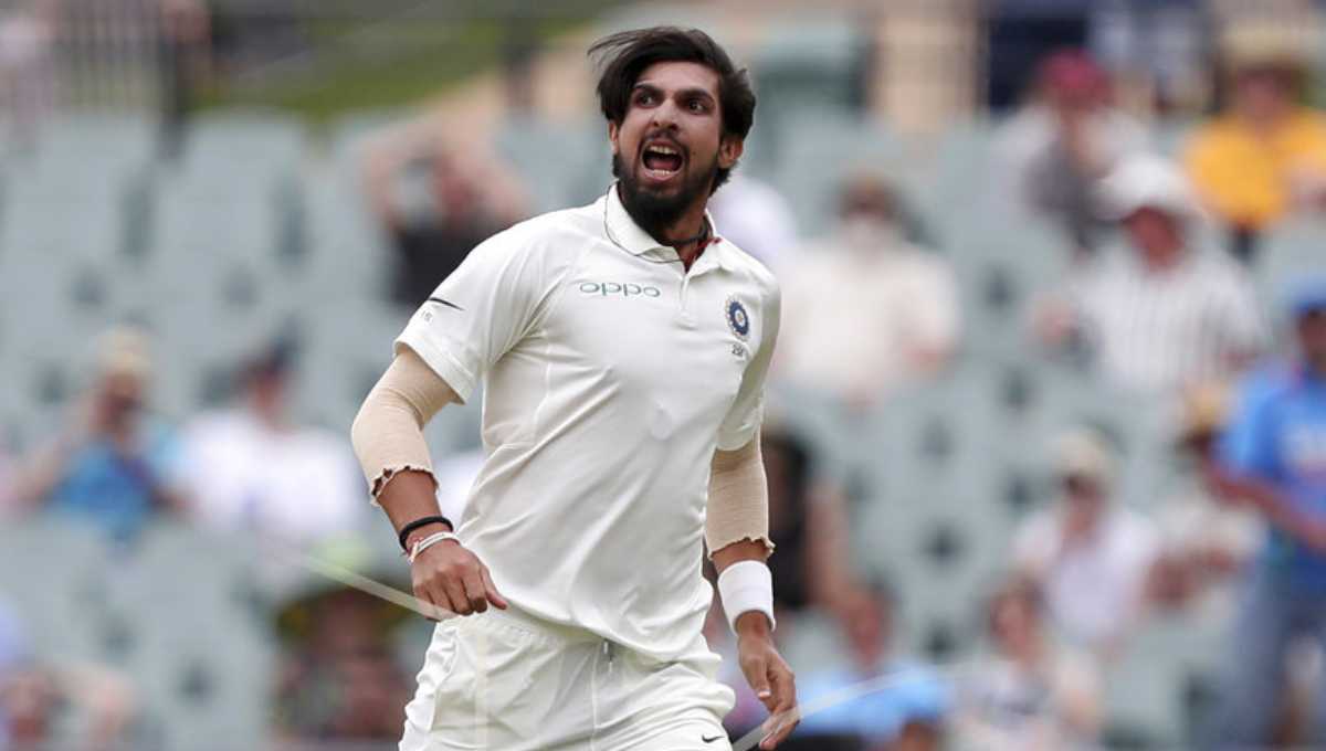 India removes both Australian openers on 2nd day of 1st test