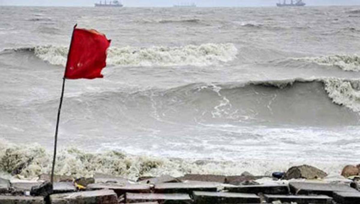 Maritime ports asked to hoist signal 3