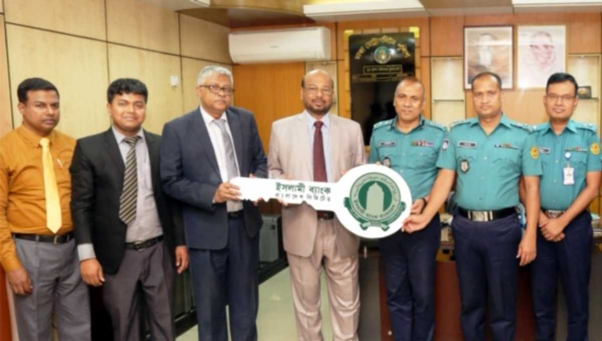 IBBL provides police van to DMP