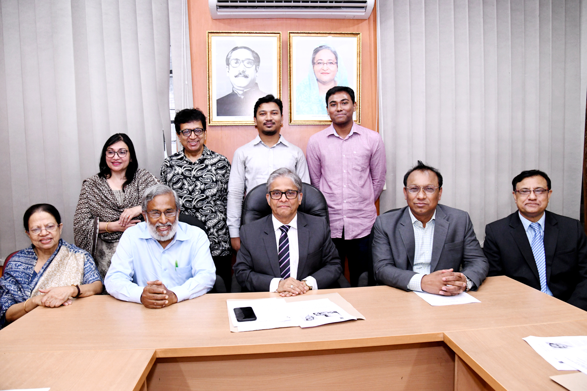 2 DU students get scholarship