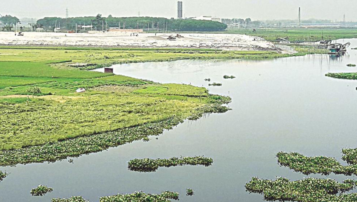 2 launches collide in Dhaleswari; worker goes missing