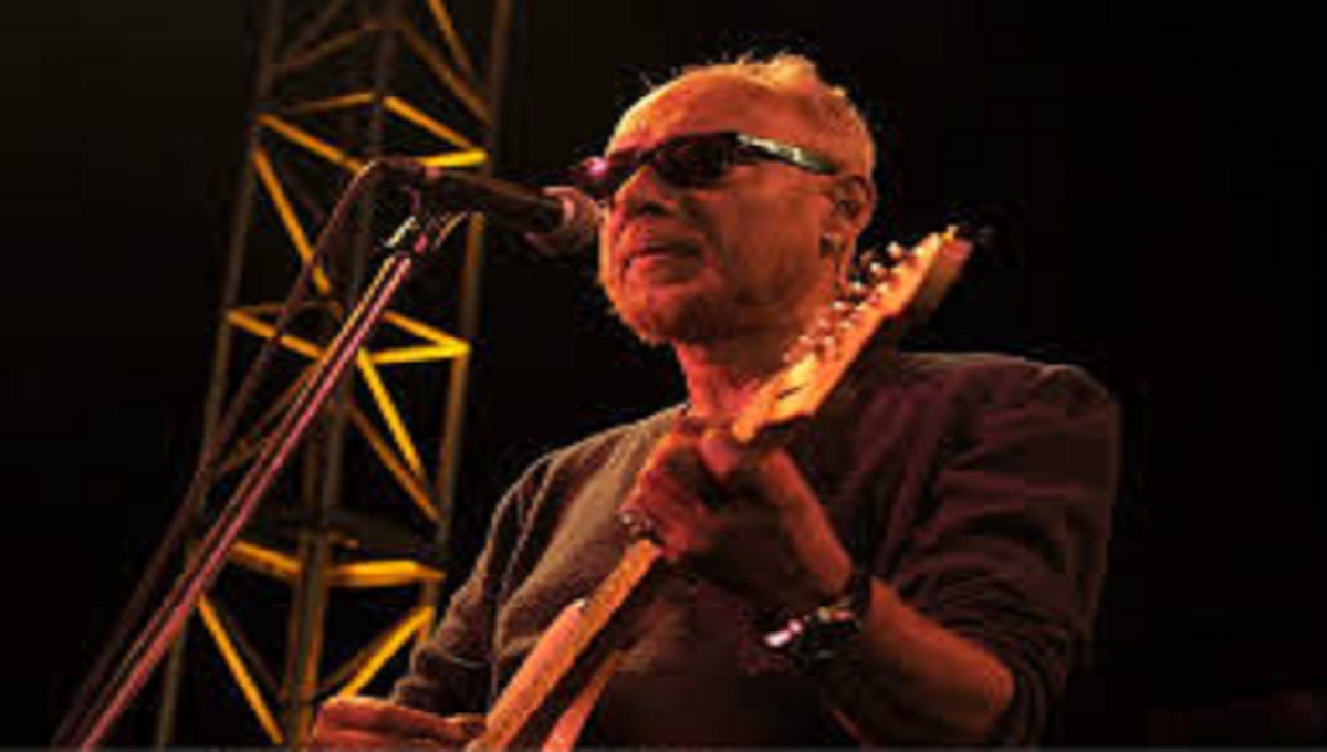 Anjan Dutt brings his latest play to Dhaka