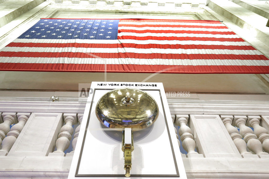 US stocks break four-day losing skid as Apple, Amazon climb