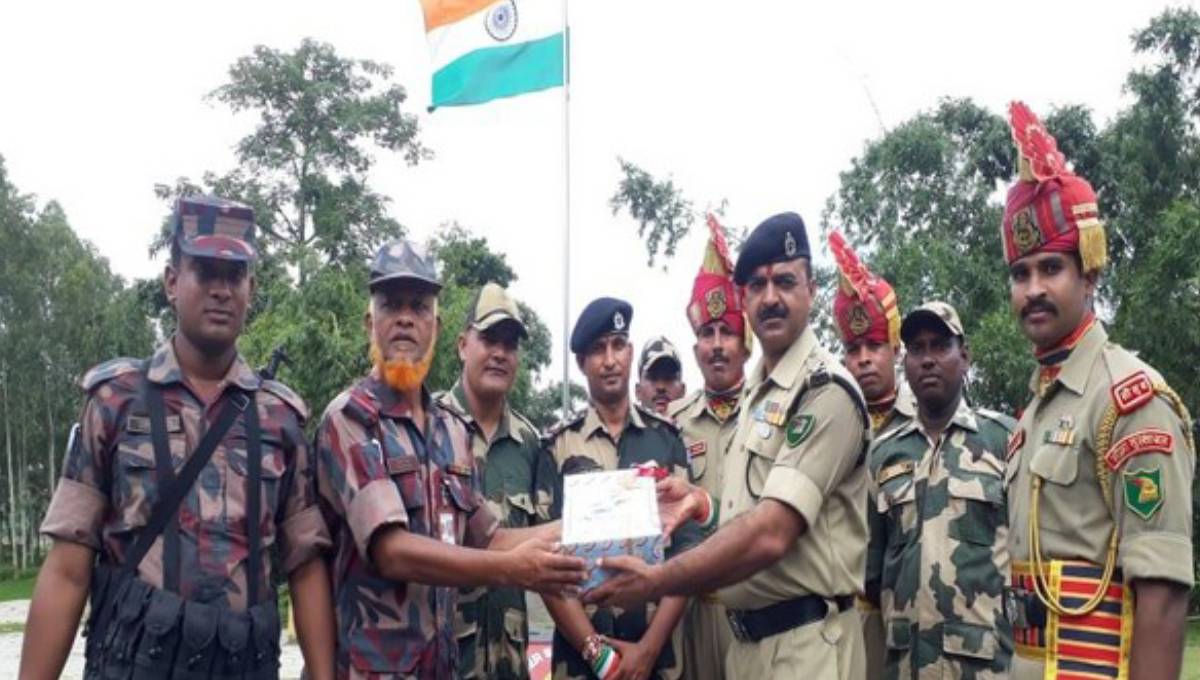 BSF gives sweets to BGB on India’s 73rd Independence Day at Hili border