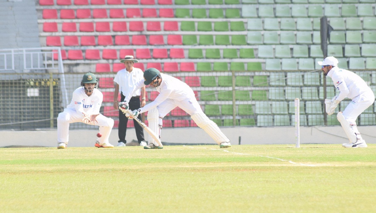 BCL: Central Zone lead by 3 runs against South Zone