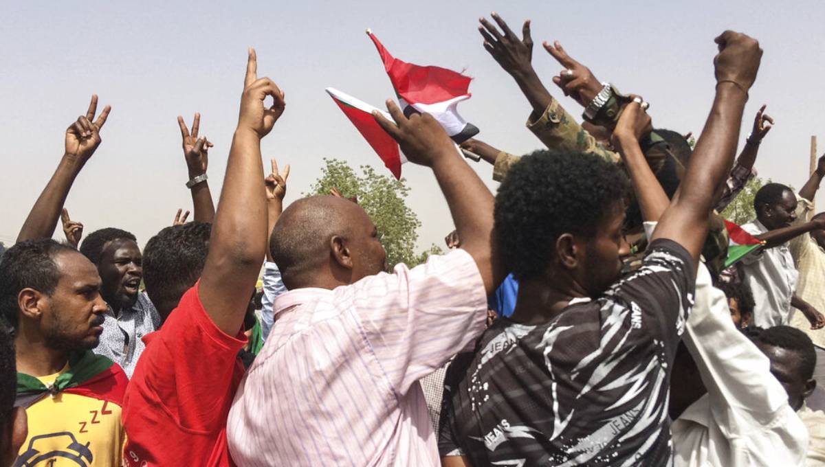 Sudanese protesters defy curfew, day after military coup