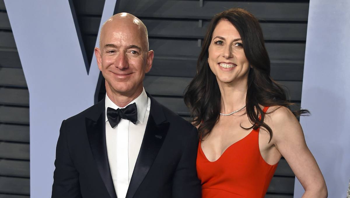 Amazon founder Jeff Bezos and wife divorcing after 25 years