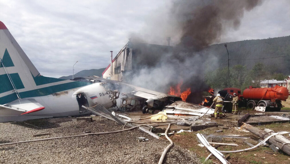 2 crew die in Siberia after plane skids off runway