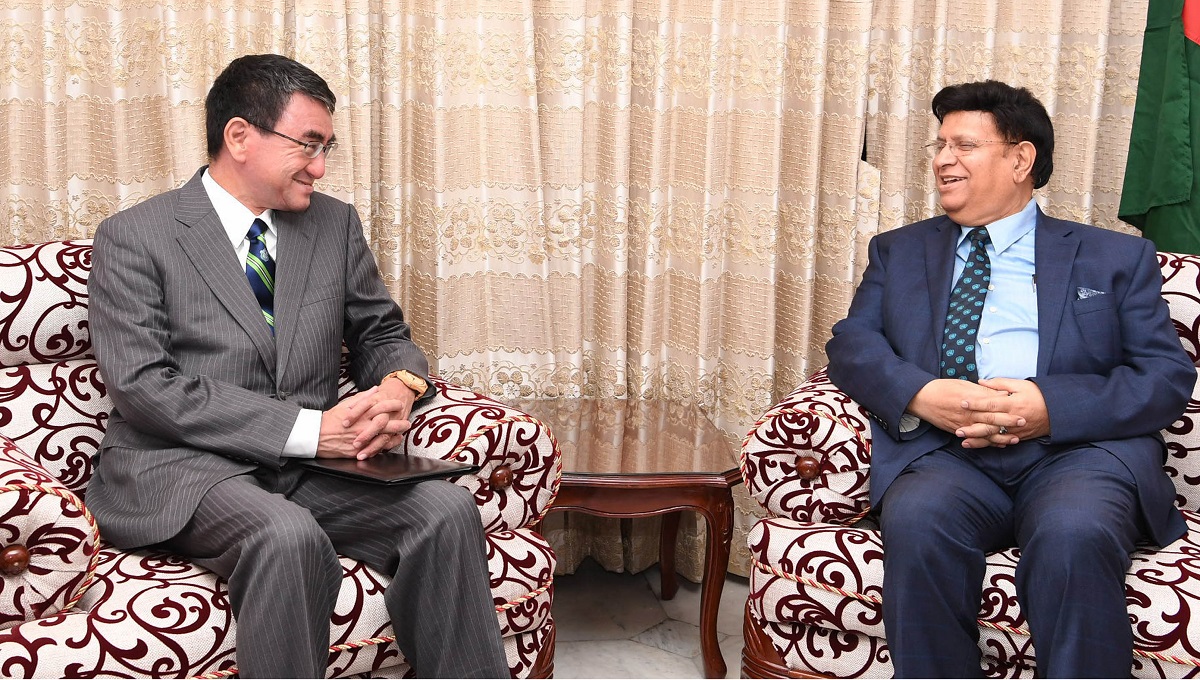 Japan offers to mediate Rohingya crisis