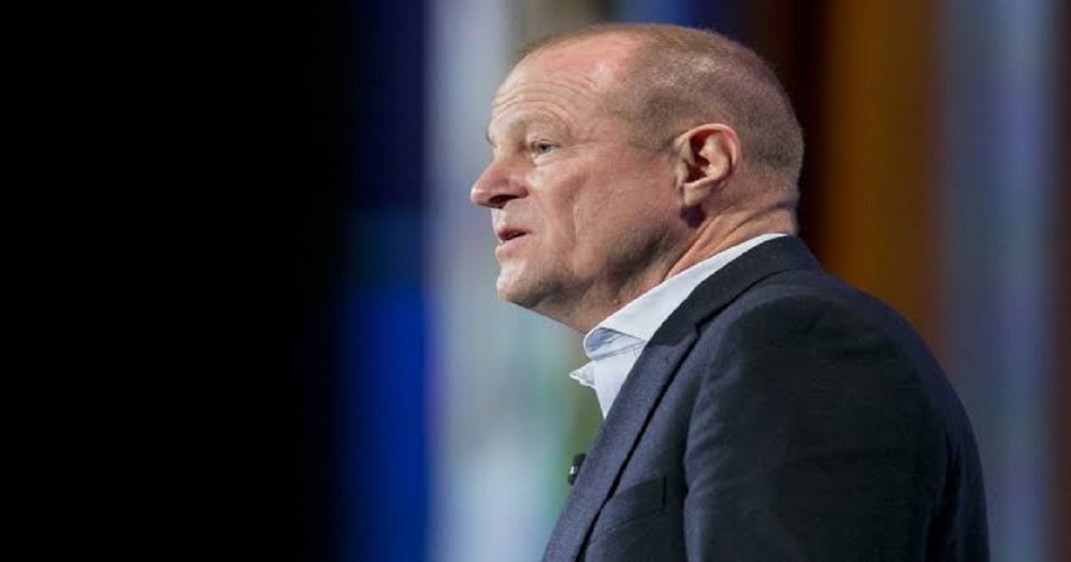 Gap CEO Art Peck steps down amid slumping sales, stock price