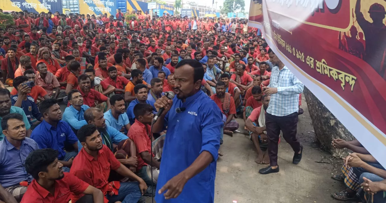 Benapole port workers suspend work abstention