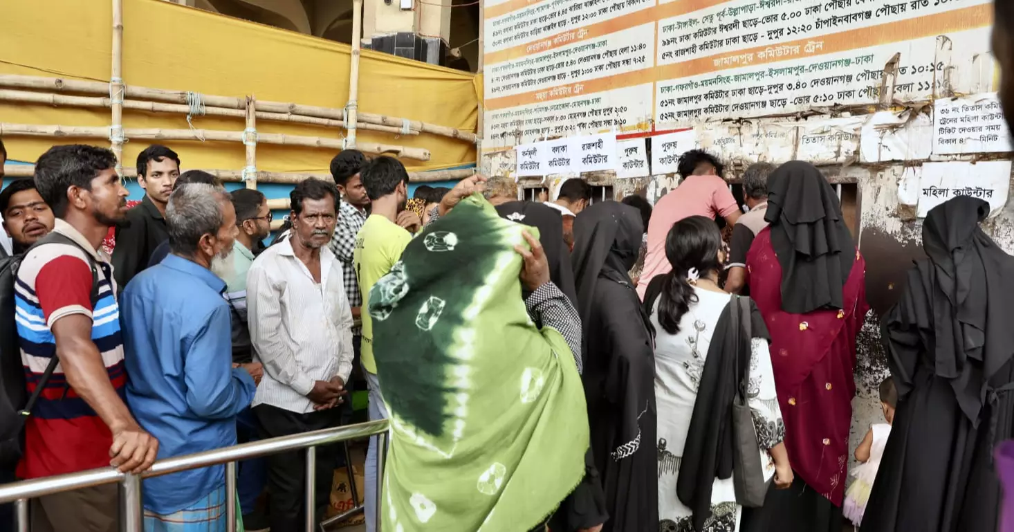 The Tracks of Longing: A Story of Homecoming and Sacrifice at Kamalapur