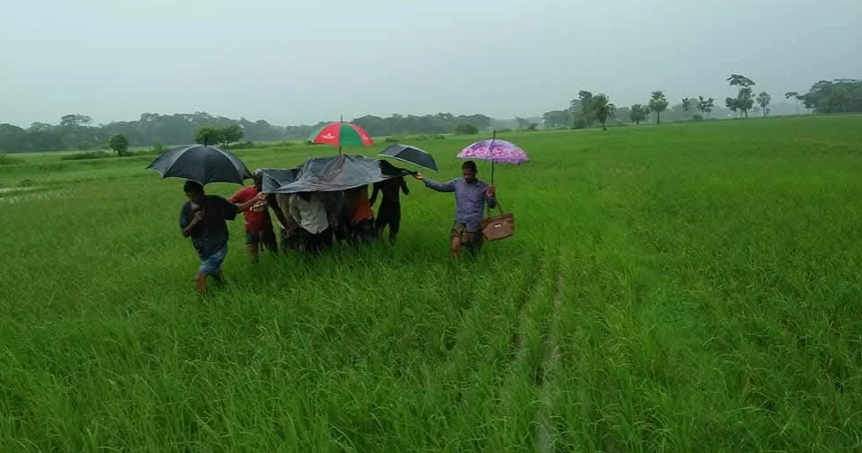 Thousands suffer as monsoon turns Patuakhali road into muddy nightmare