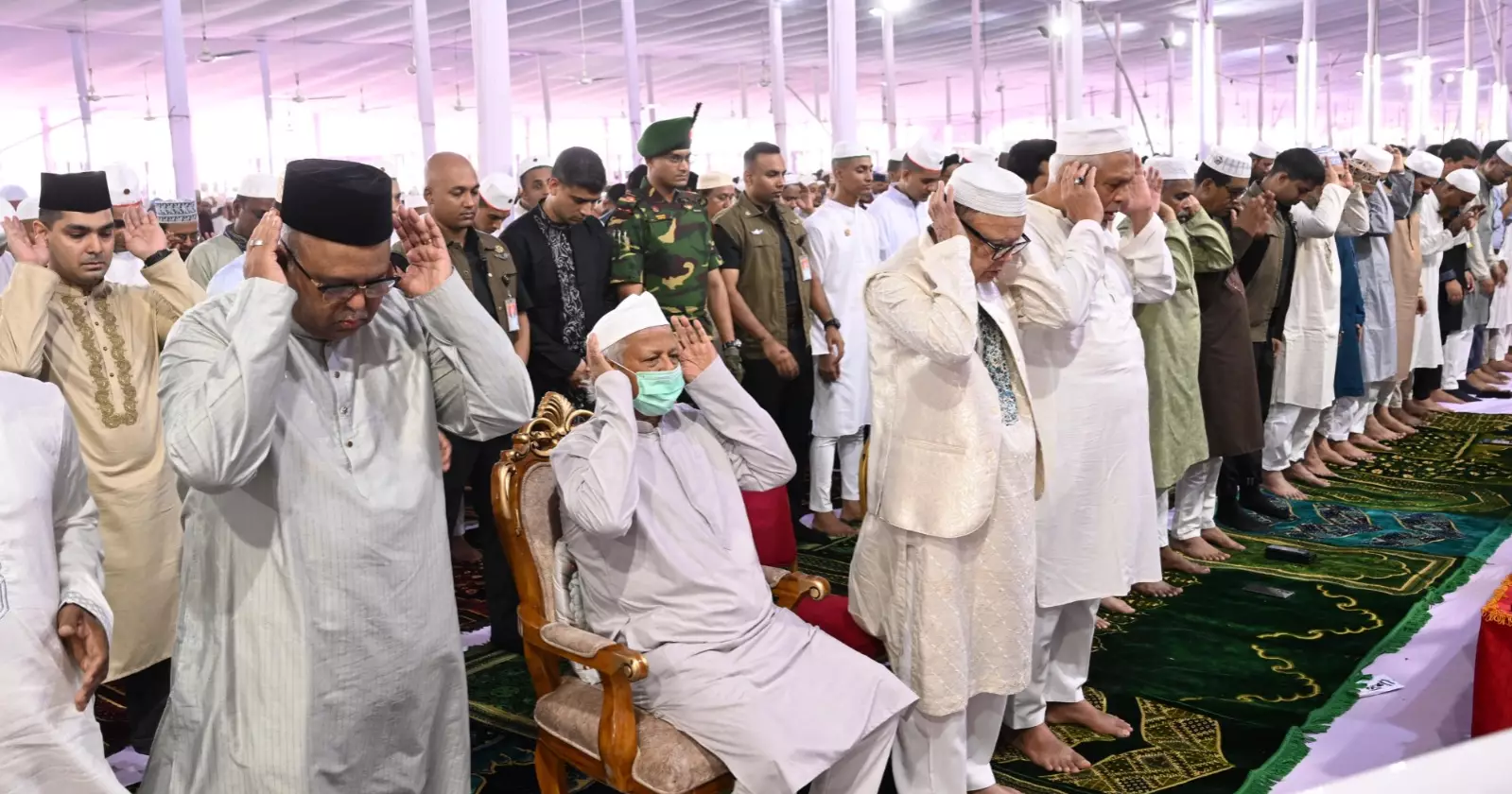 Main Eid-ul-Azha congregation held at Jatiya Eidgah; CA Yunus attends