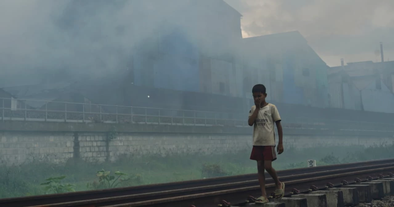 Black smoke from Shyampur factories raises health concerns